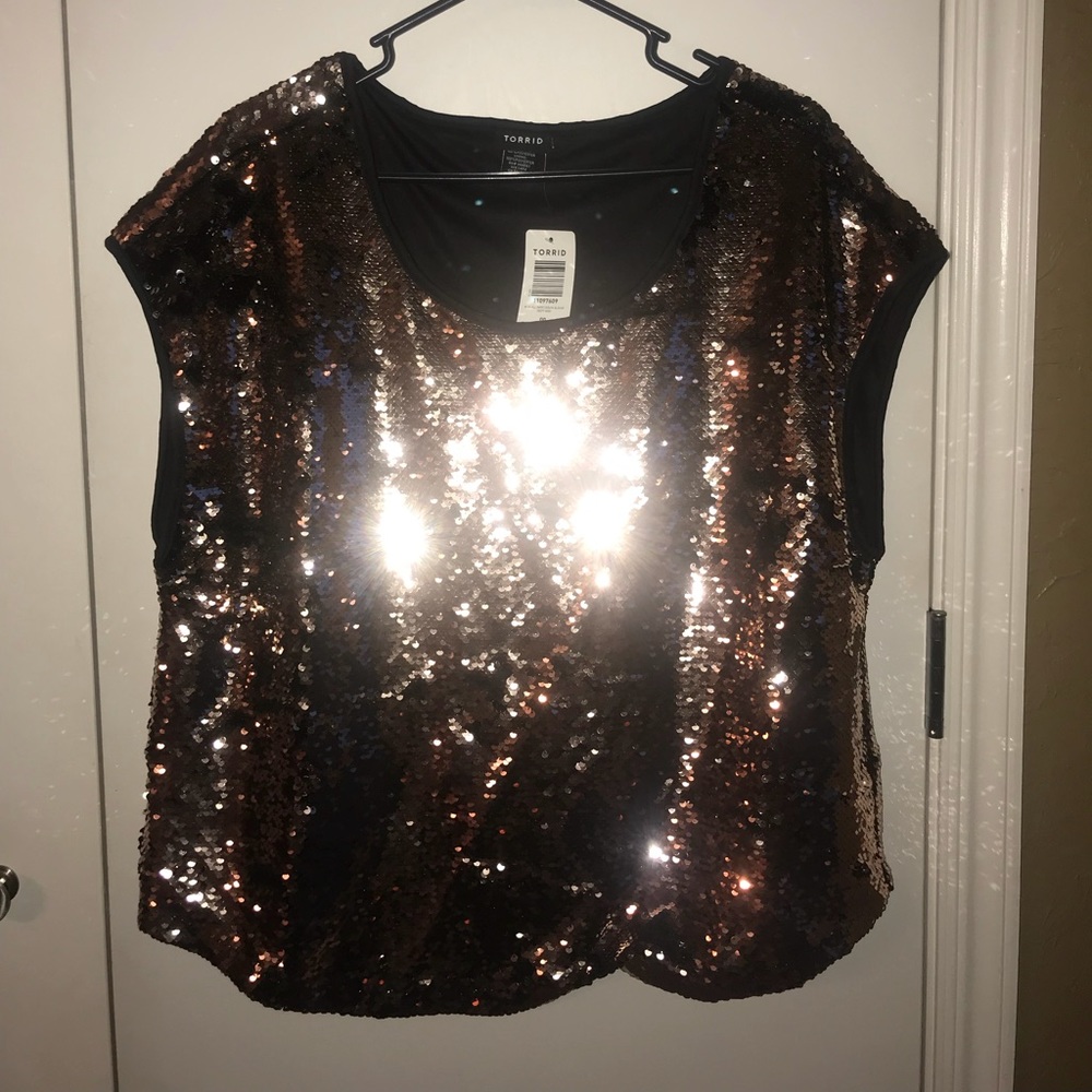 Torrid gold/black sequin top NWT size 00